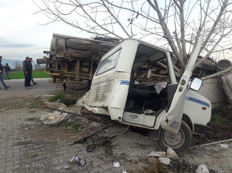 Saniye saniye kaydedildi Kamyonet ikiye bölündü