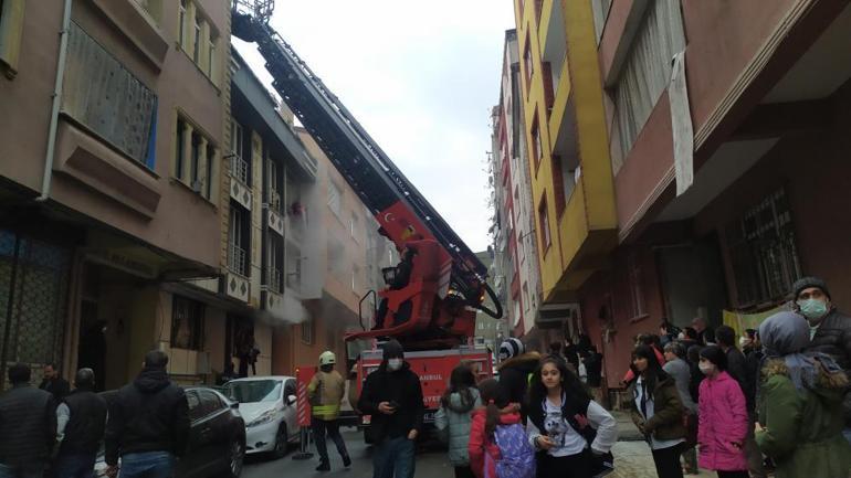 Küçükçekmece’de çocukların çakmakla oyunu faciaya yol açıyordu