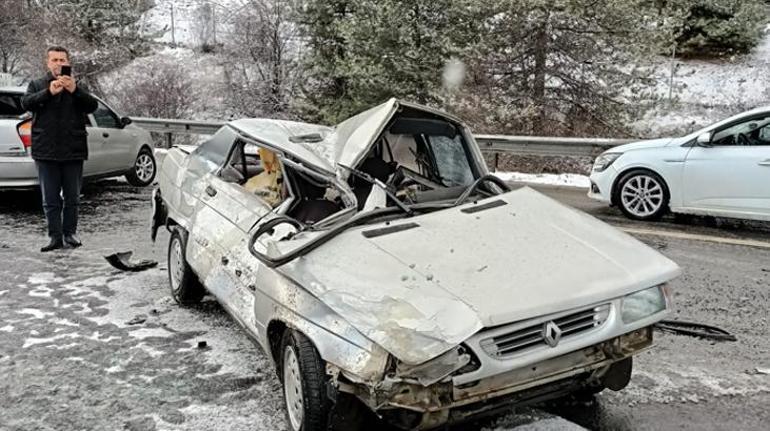 Son dakika... TEMde 12 araç birbirine girdi İstanbul yönü ulaşıma kapandı