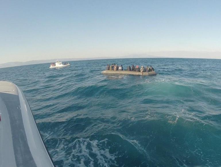 Ayvalık’ta 36 göçmen sahil güvenlik tarafından kurtarıldı