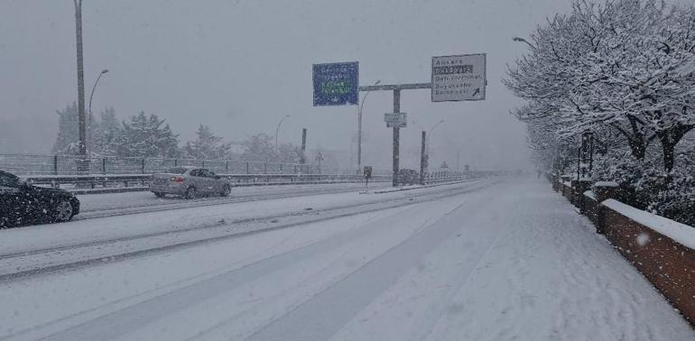 TEM Otoyolu ile D-100 karayolu İstanbul istikameti ulaşıma kapandı
