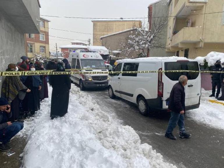 Son dakika İstanbulda vahşet Annesini boynunu keserek öldürdü
