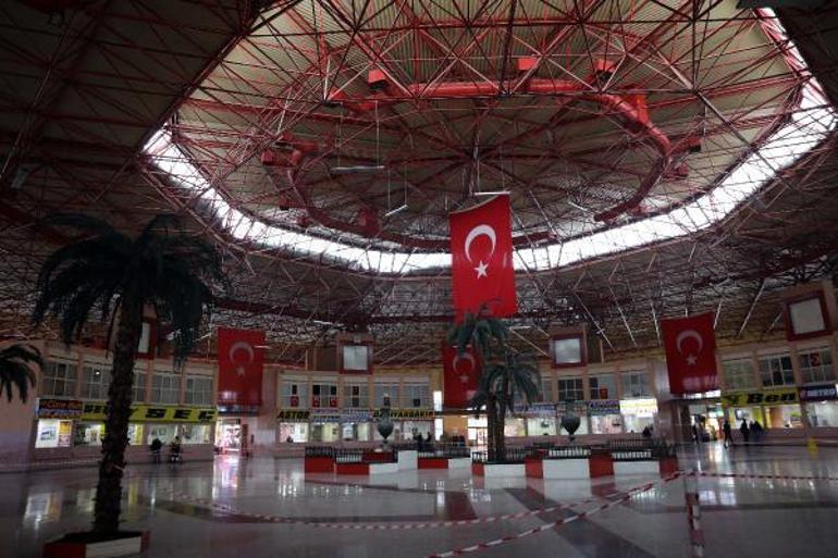 Gaziantep otogarının kapalı alanı çökme riskine karşı yayalara kapatıldı