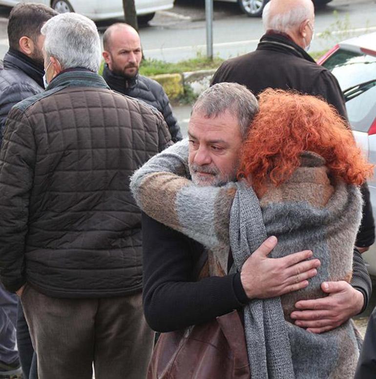 Ece Erken öldürülen eşi Şafak Mahmutyazıcıoğlunun tabutunun başında gözyaşı döktü