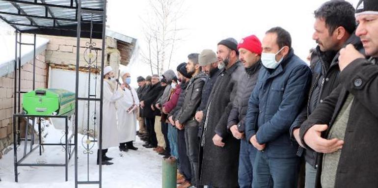 Yatağında uyurken eşini kalbinden bıçakladı Şeytan bunların aşkını kıskandı