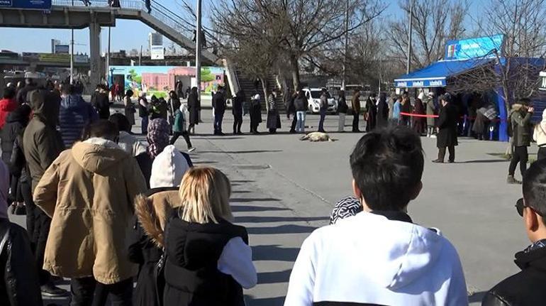 Avcılar’da İstanbul Kart işlem kuyruğu