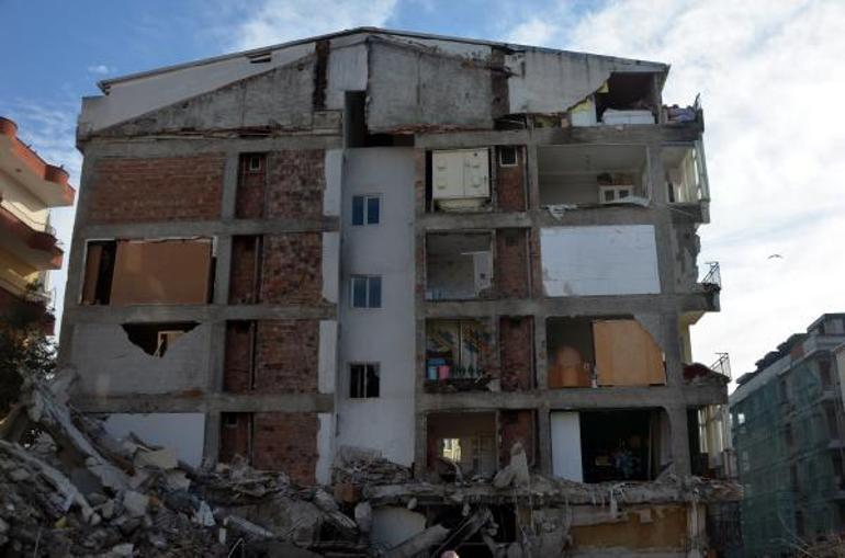 Kentsel dönüşüm skandalı ortaya çıkardı 40 yıl ortak duvar kullanmışlar