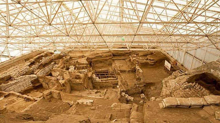 8 bin 500 yıllık gizem Aynı eve gömülmelerinin nedeni...