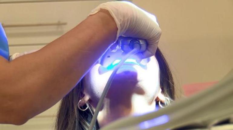 Sosyal medyada ölüme kadar götürecek diş beyazlatma akımı