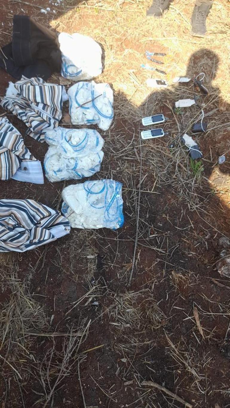 Son dakika Emniyet Genel Müdürlüğü: Afrinde 4 canlı bomba yakalandı