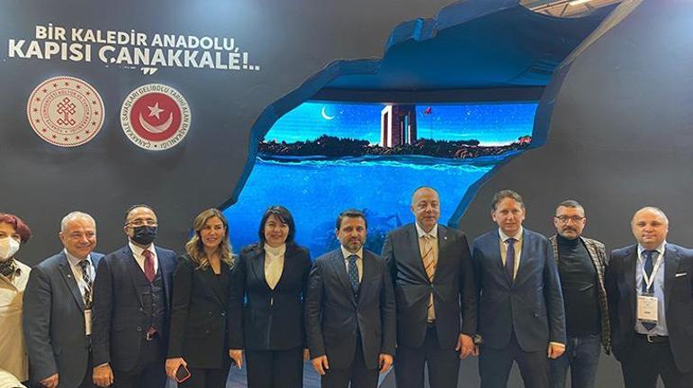 Bakan Ersoy, EMITT Fuarında Tarihi Alan Başkanlığı standını gezdi