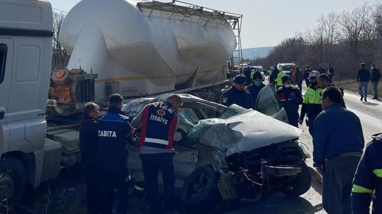 TIRla çarpışan otomobildeki SHM müdürü ile 6 aylık evli çift öldü