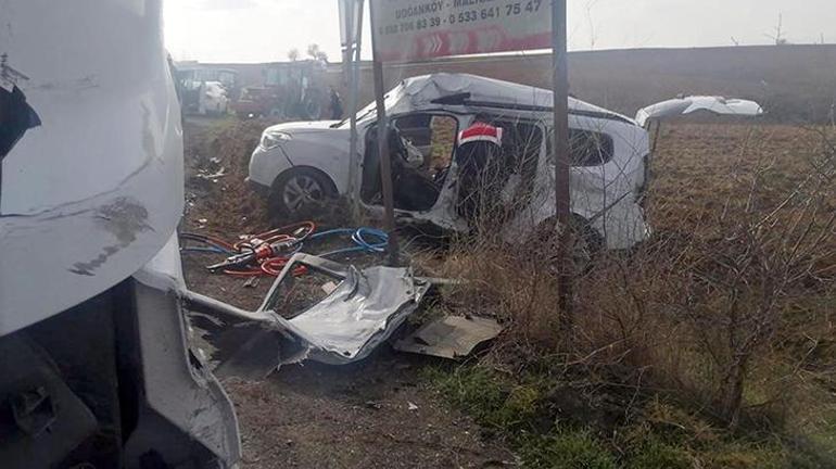 Ticari araç TIR ile çarpıştı, küçük çocuk hayatını kaybetti