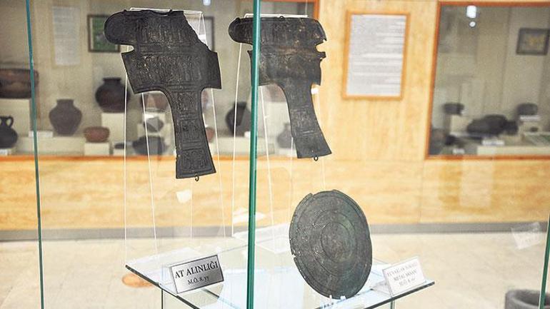 Urartu eserleri ziyaretçiyle buluştu