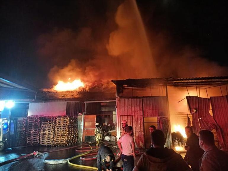 Tuzla’daki fabrika yangını kontrol altına alındı