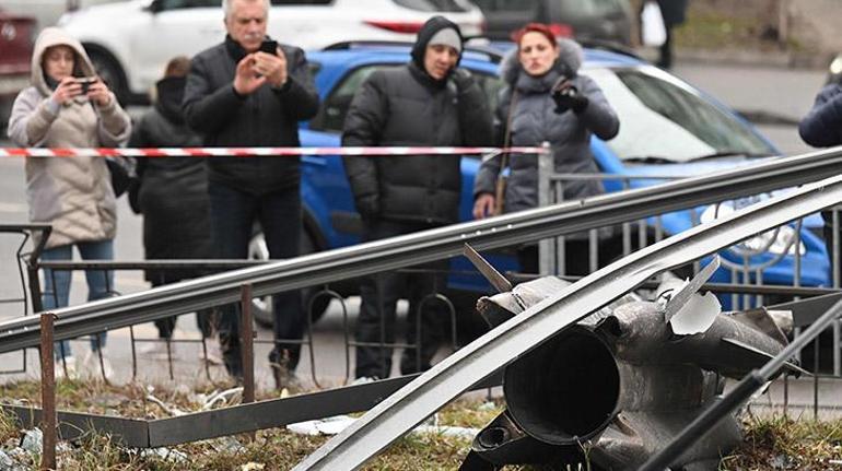 Son dakika... Rusya - Ukrayna savaşı başladı Metro istasyonlarına sığındılar