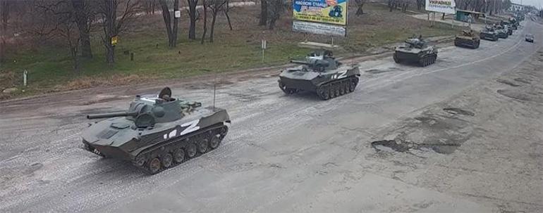 Son dakika... Rus tankları Sovyetler Birliği bayrakları çekti