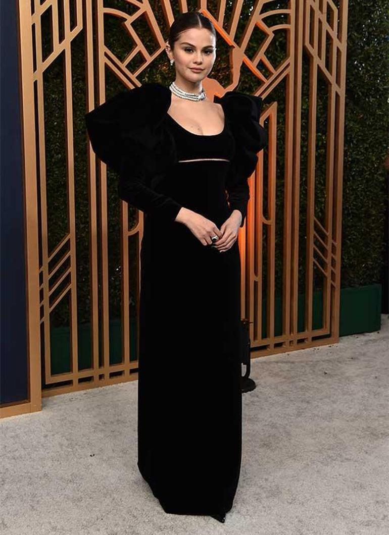 2022 SAG Ödüllerinde kırmızı halı şıklığı Törene Selena Gomezin düşüşü damga vurdu