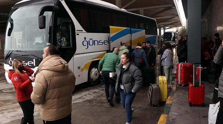 Ukraynadan tahliye edilen 55 kişi daha Türkiyede