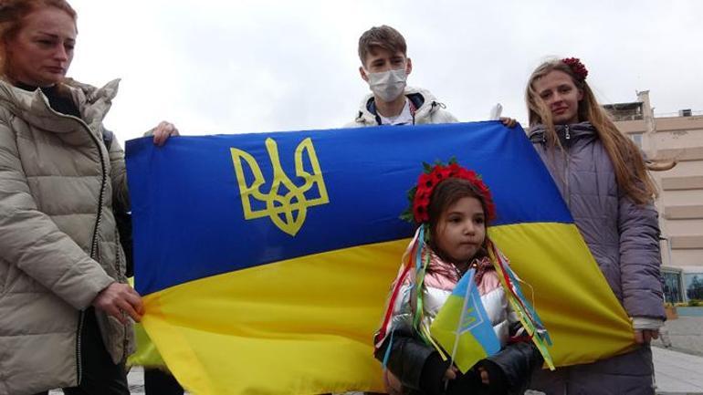 Çanakkalede Rusyanın Ukraynaya saldırısı protesto edildi