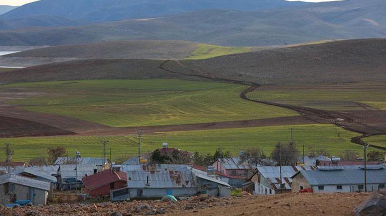 Tuncelide iki mevsim arası 80 kilometre Bir taraf bahar bir taraf kış