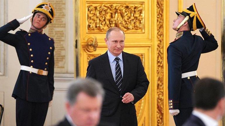 Putinin yürüyüşünde dikkat çeken detay KGB ile bağlantısı olabilir