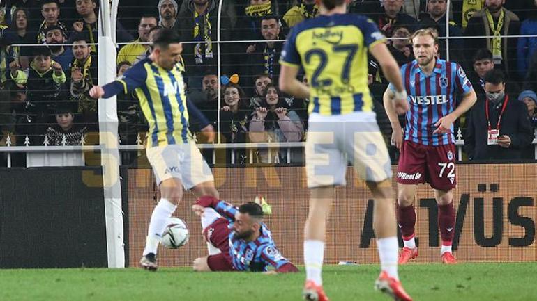 Fenerbahçe - Trabzonspor maçında İrfan Can Kahveciye kırmızı kart çıktı