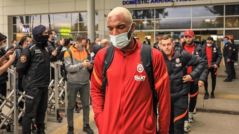 Galatasarayda yaprak dökümü Sezon sonu 10 yolcu