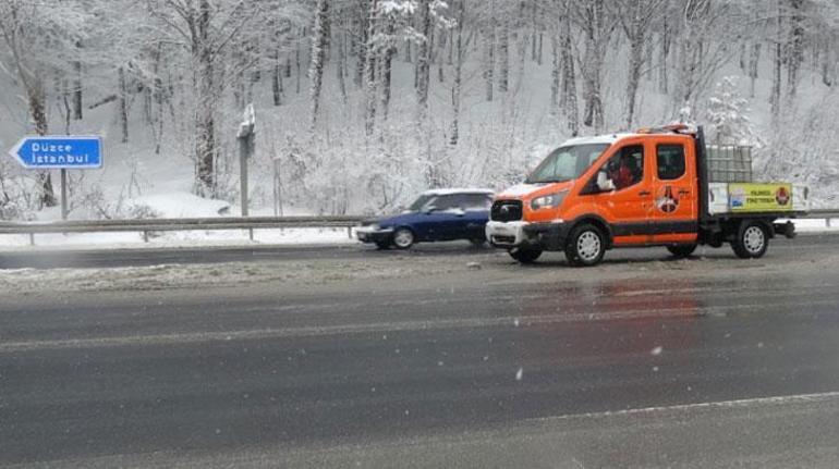 Son dakika... Meteoroloji  uyarmıştı Bolu Dağı geçişinde kar yağışı başladı