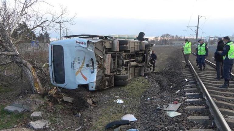 Kırklarelinde can pazarı Tren, işçi servisine çarptı