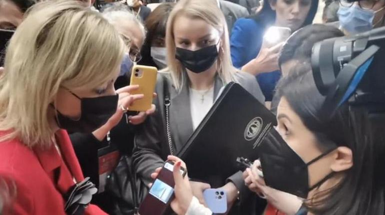 Lavrovdan hastane neden vuruldu sorusuna cevap Gazetecilerle gerginlik çıktı
