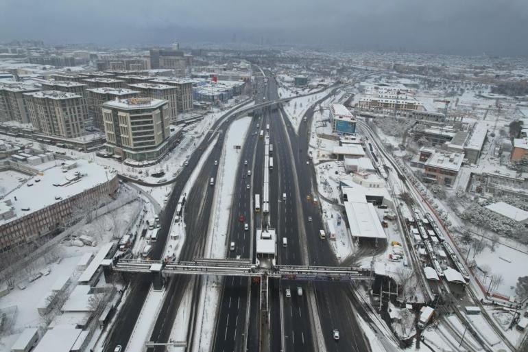İstanbulda kar fırtınası Meteorolojiden yeni uyarı geldi