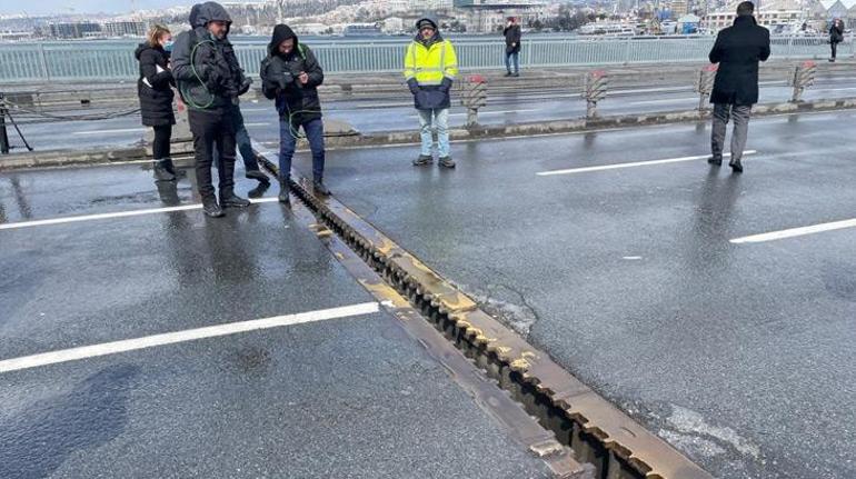 Unkapanı Köprüsü, bağlantı noktasındaki ayrılma nedeniyle trafiğe kapatıldı