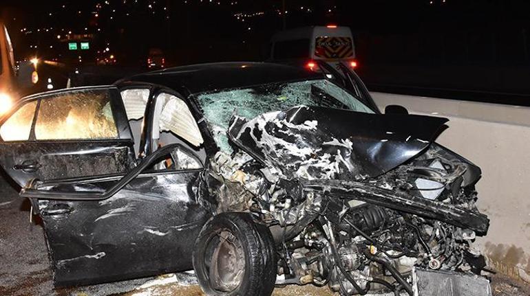 Otoyolda otomobiller çarpıştı: 1 ölü, 2 yaralı