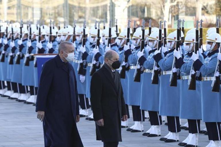 Son dakika Erdoğan, Scholzu resmi törenle karşıladı