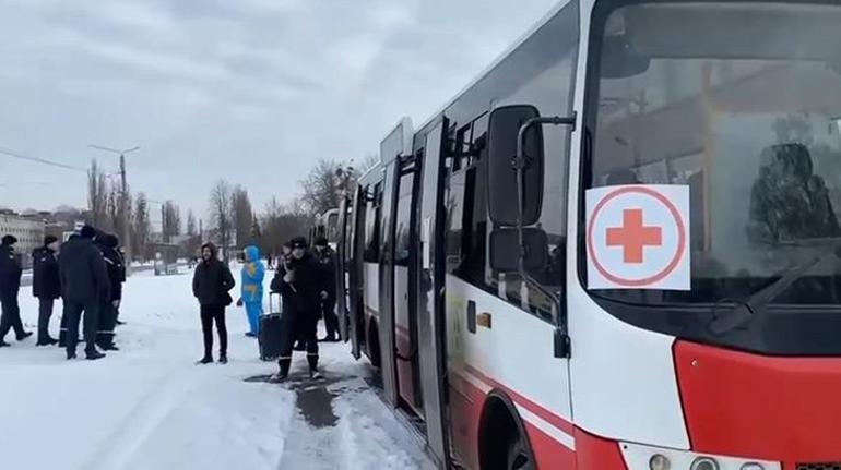 Ukrayna’dan tahliye edilen Vanlı öğrenci, ailesine kavuştu