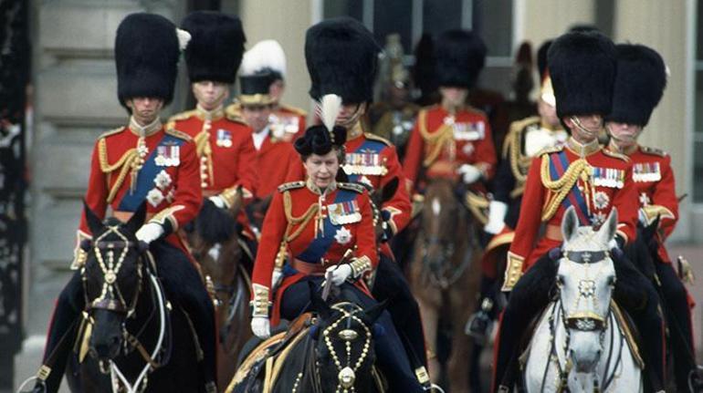 Kraliçe Elizabethin durumu kritik mi Sağlık sorunları mı yaşıyor