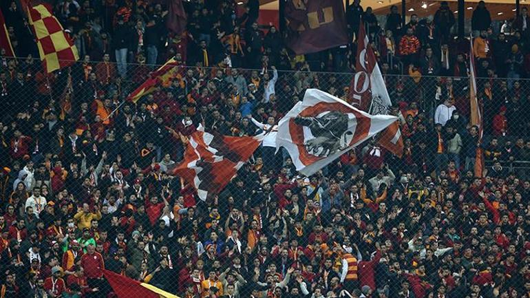 Galatasaray taraftarından Barcelona maçına hücum Tarihi atmosfer