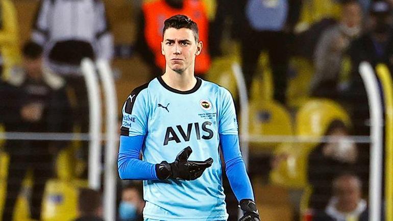 Galatasaraydan bomba transfer hamlesi Fenerbahçeli yıldızı istedi, bedavaya...