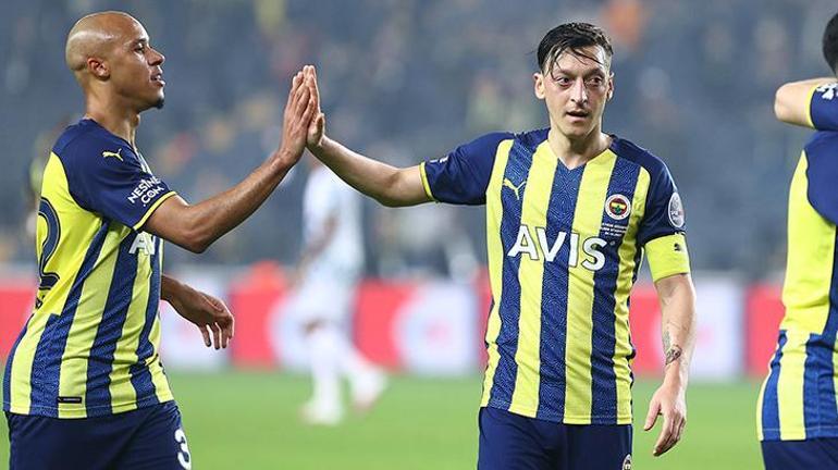 Son dakika haberi: Fenerbahçede Mesut Özil kararı İsmail Kartalın planı belli oldu