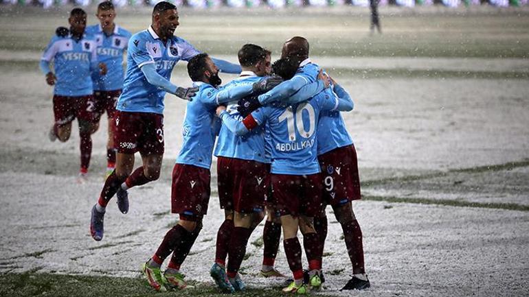 Spor yazarlarından Çaykur Rizespor - Trabzonspor maçı yorumu Şampiyon değişir mi