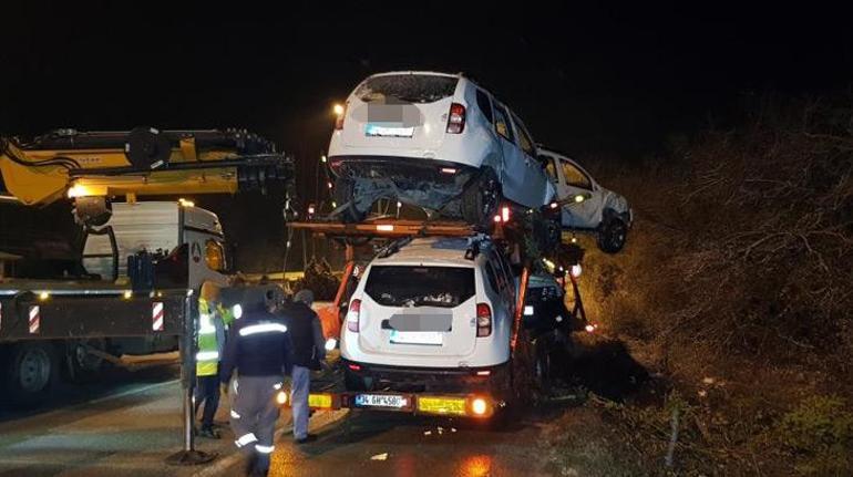 Cip taşıyan TIR buzlanan yolda devrildi