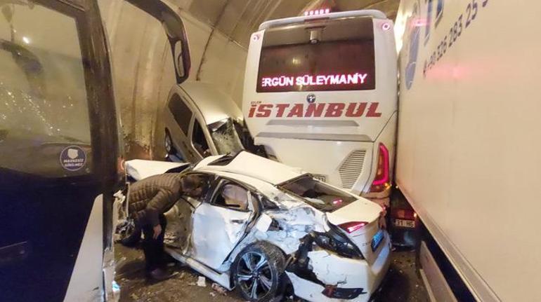 Son dakika... Bolu Dağı Tünelinde zincirleme kaza Ulaşım durdu, çok sayıda yaralı var