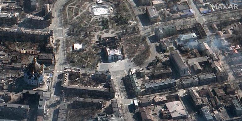 Ukraynada sivillerin sığındığı merkezdi Uydu görüntüleri tahribatı ortaya çıkardı