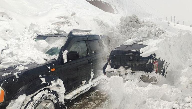 3 kentte çığ alarmı Hepsini tek tek yuttu