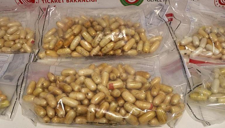 7 yolcunun midesinden 11 kilo kokain çıktı