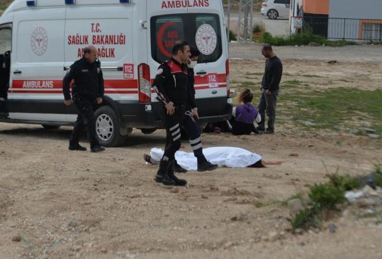 Son dakika Boşanmak isteyen karısını sokak ortasında öldürdü