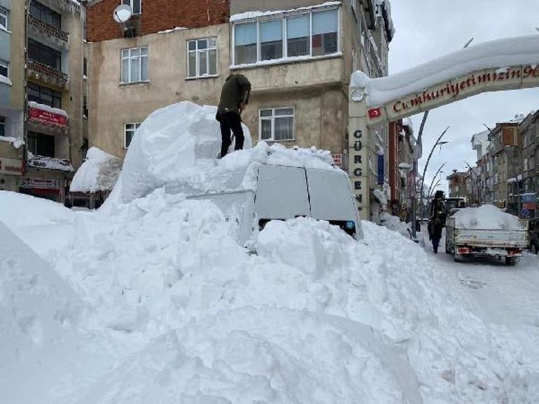 5 il kara gömüldü Araçlar kayboldu, evlerin girişleri kapandı