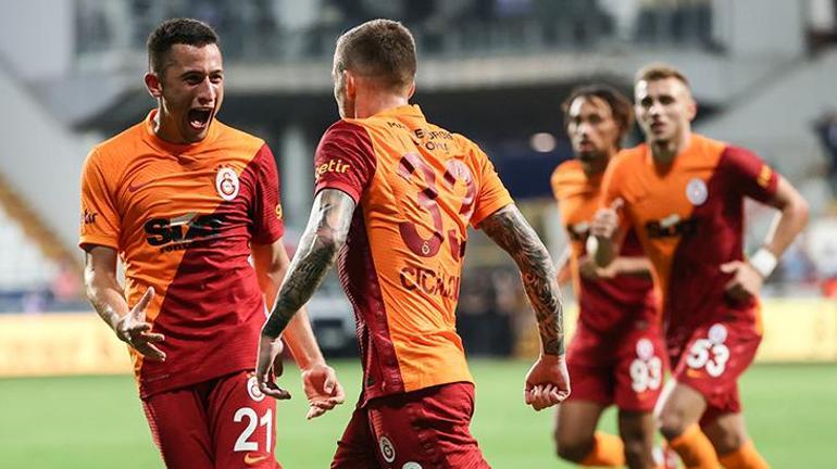 Son dakika haber: Galatasarayda şoke eden ayrılık gelişmesi Transfer için İstanbuldan ayrıldı, yeni adresi...