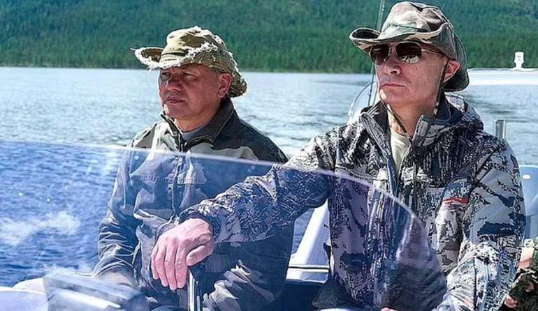 Savunma Bakanı kayboldu, Putin cadı avı başlattı Her hamlesi sızıyor